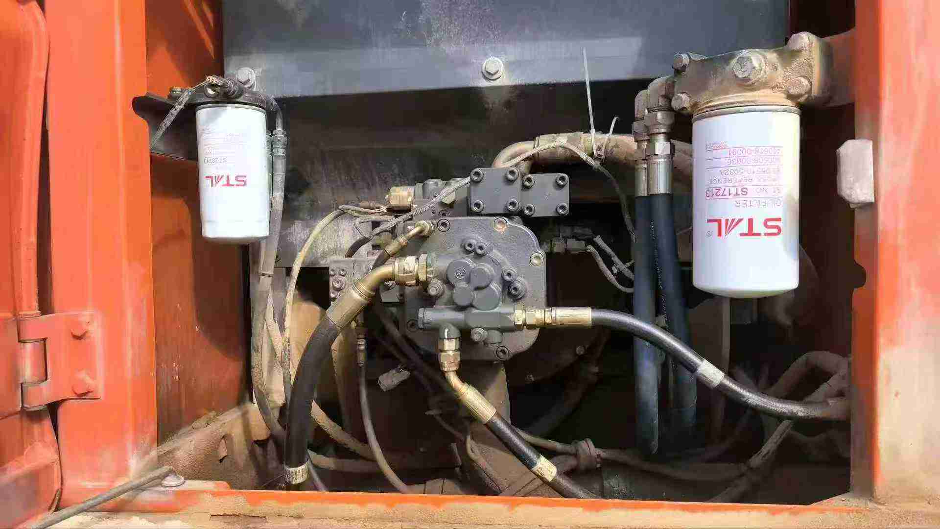 Buy Doosan DH220 Used Excavator / 5 Used Doosan DH220 Excavator 2018 Model / 5