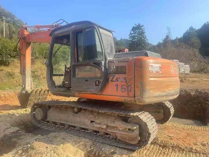 Buy Hitachi EX120-6 Used Excavator / 1