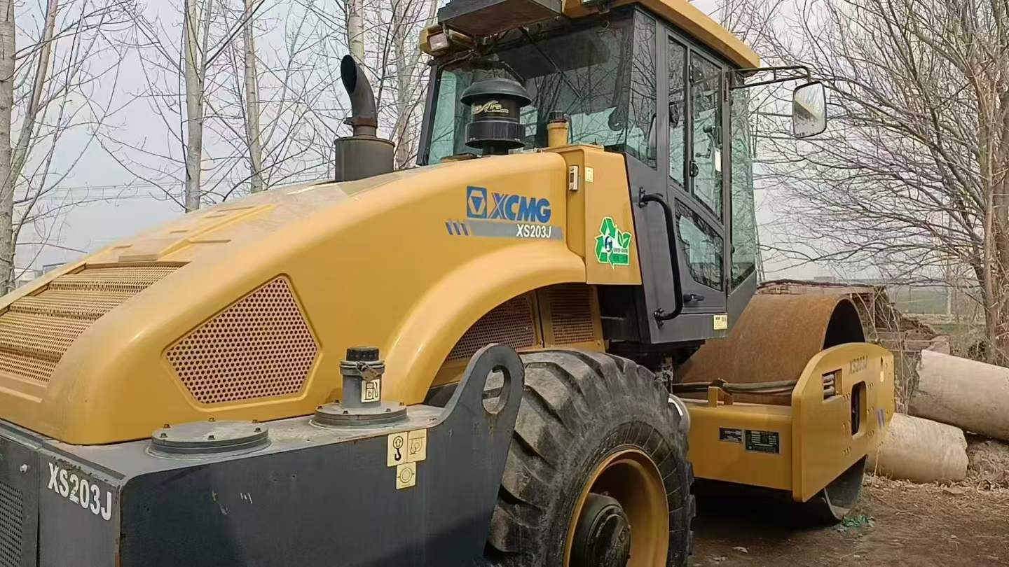 Buy XCMG ZL20E(D) Used Excavator / 1