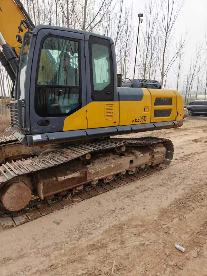 Used XCMG XE245D Excavator 2020 Model / 9