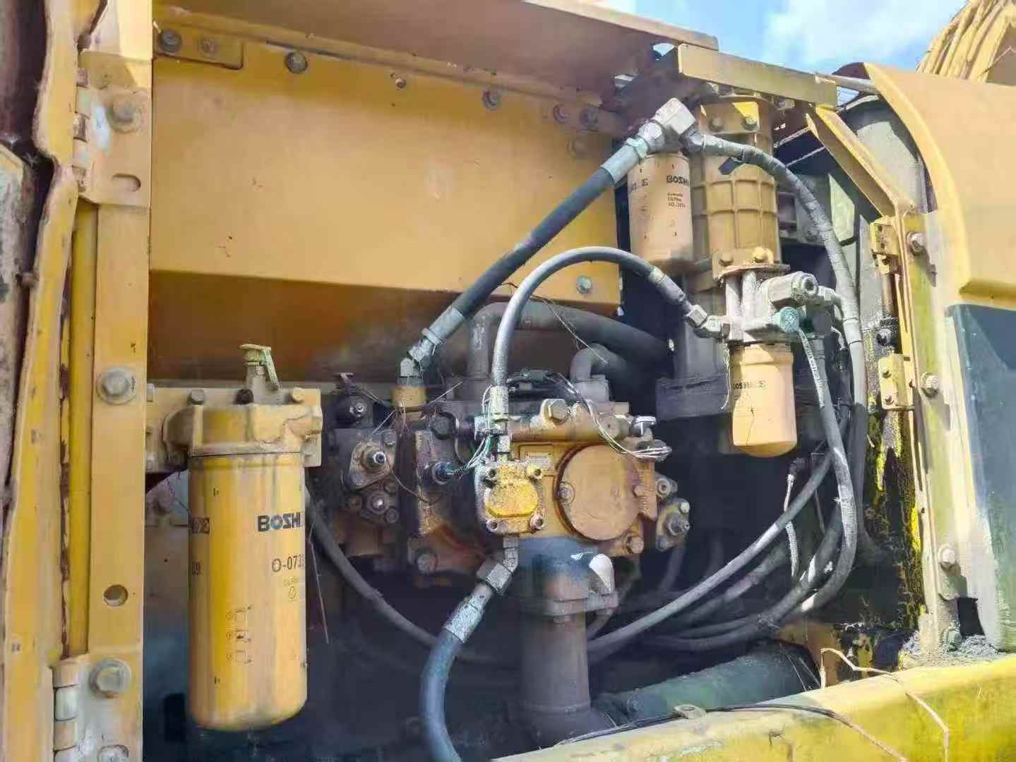 Buy Caterpillar 323DL Used Excavator / 4 Used Caterpillar 323DL Excavator 2010 Model / 4