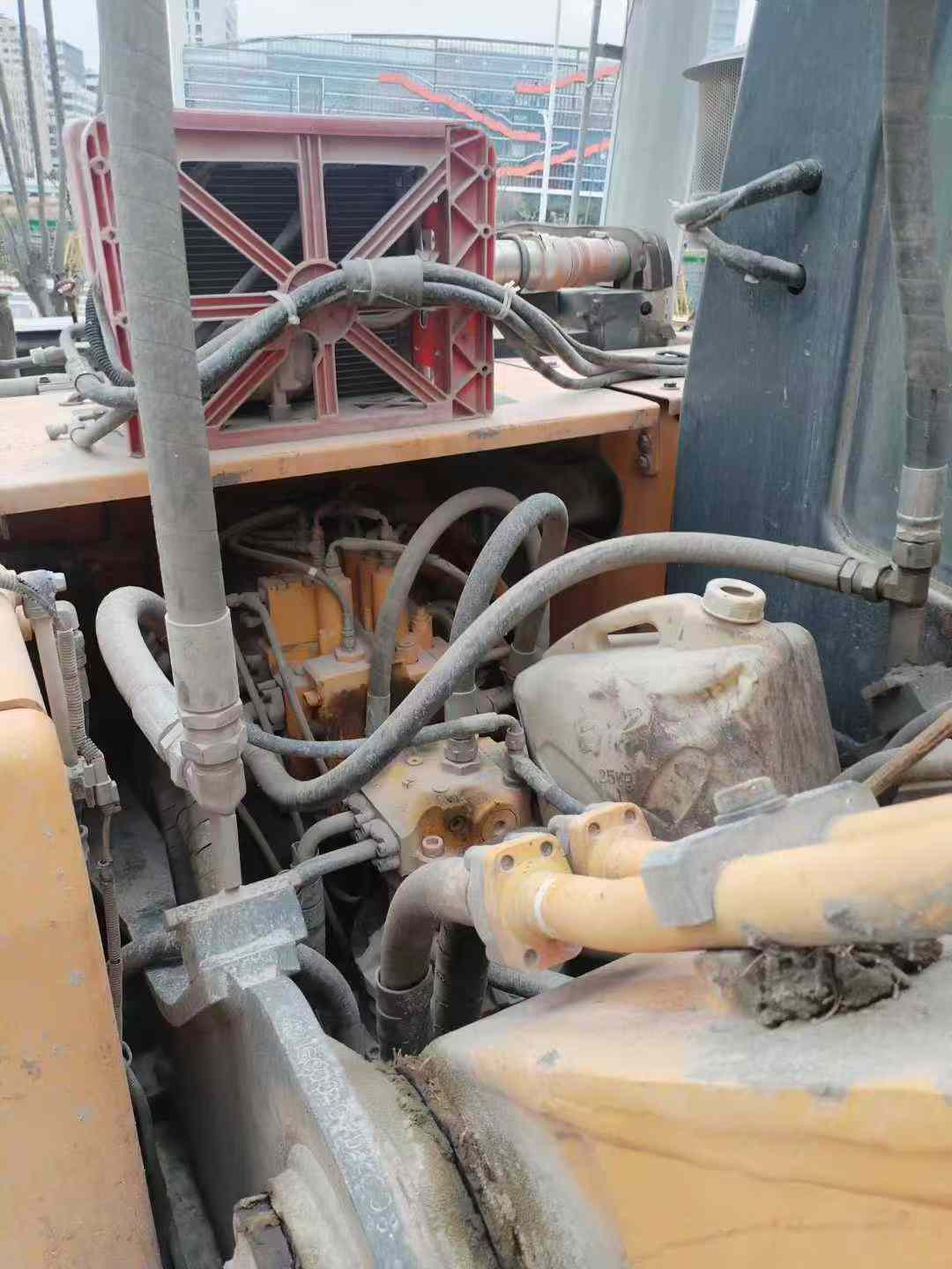 Used Hyundai R215VS Excavator 2016 Model / 5