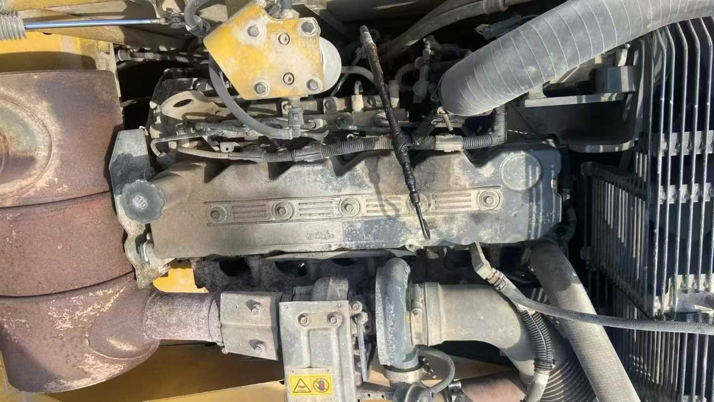 Used Komatsu PC220-8 Excavator 2015 Model / 6