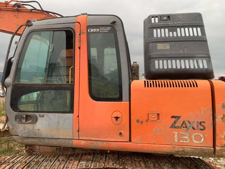 Buy Hitachi EX130 Used Excavator / 1