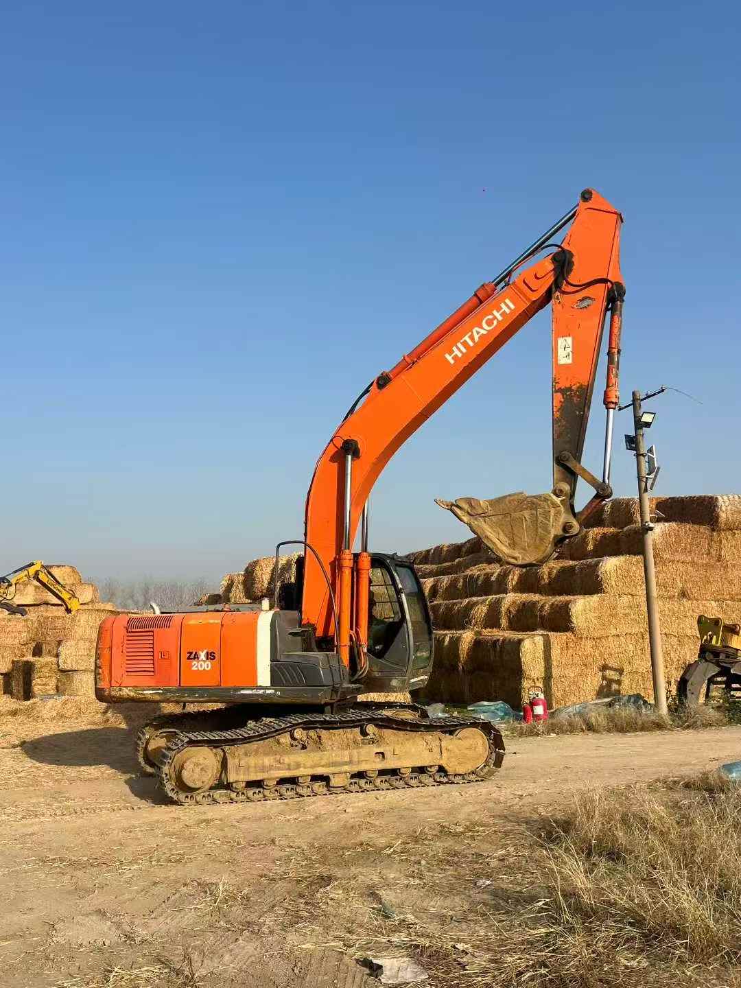 Buy Hitachi EX200-3 Used Excavator / 4 Used Hitachi EX200-3 Excavator 2010 Model / 4