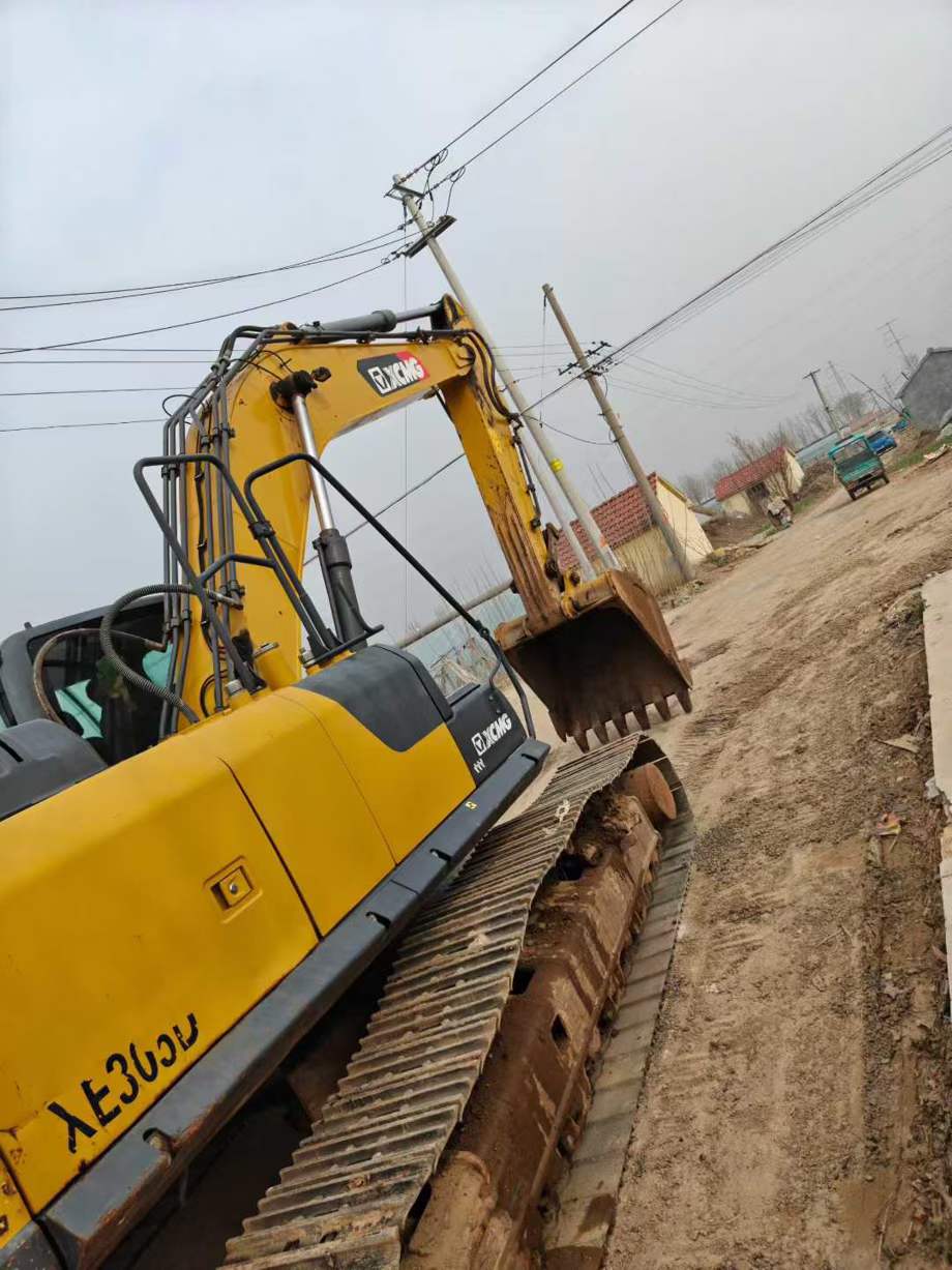 Used XCMG XE245D Excavator 2020 Model / 7