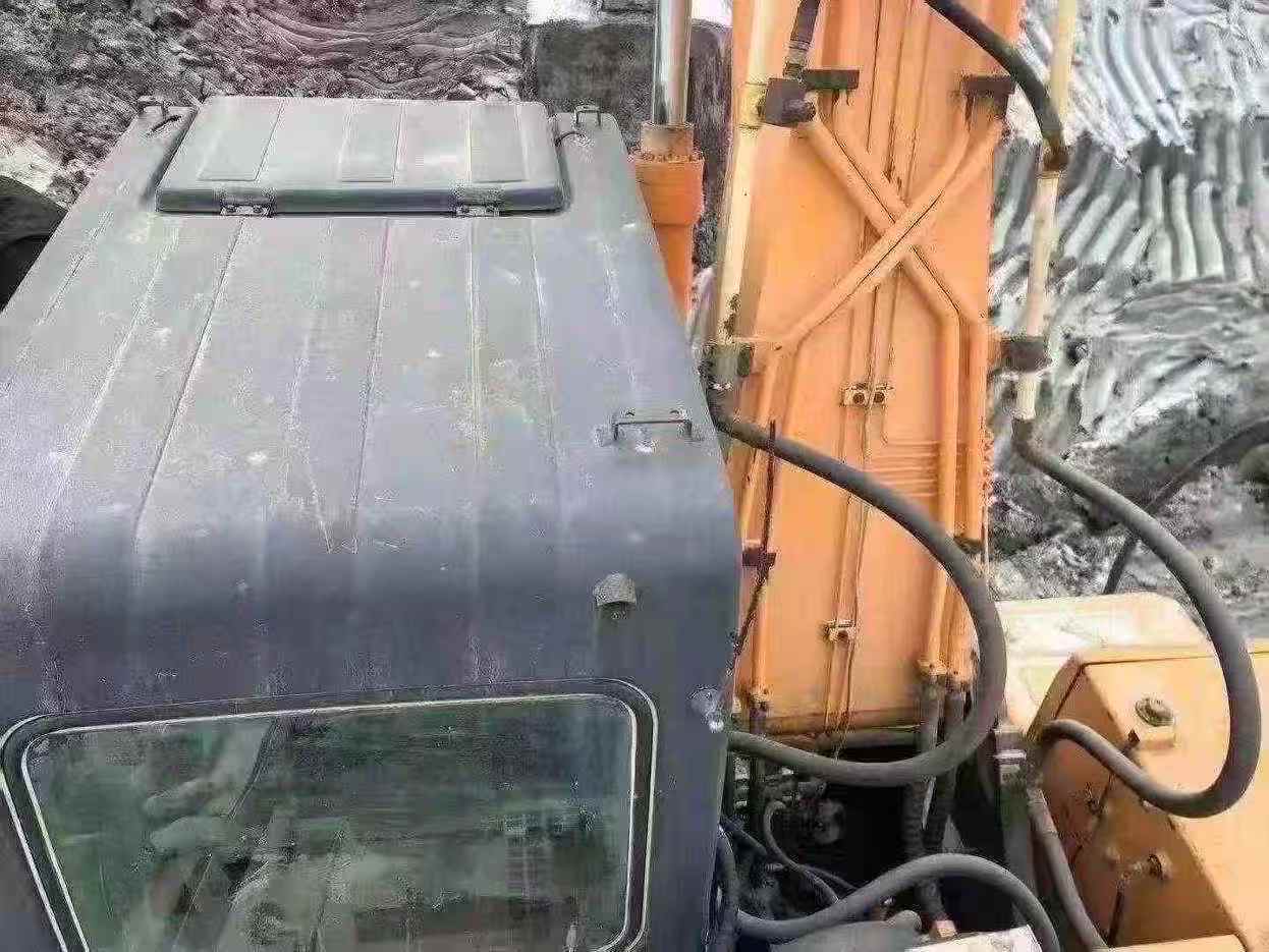 Buy Hyundai R215-7 Used Excavator / 4 Used Hyundai R215-7 Excavator 2010 Model / 4