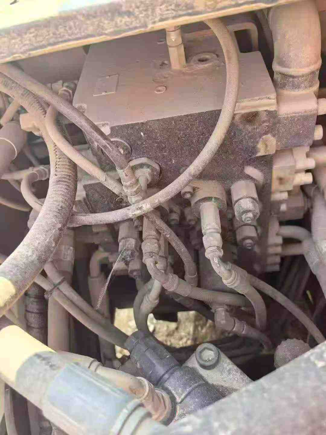 Used Doosan DH220-3 Excavator 2021 Model / 4