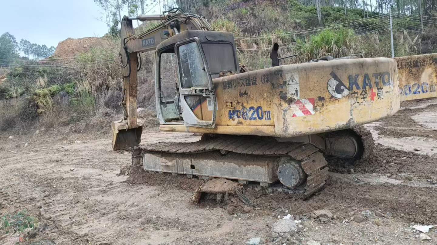 Buy Kato 820-3SP Used Excavator / 2 Used Kato 820-3SP Excavator 2016 Model / 2