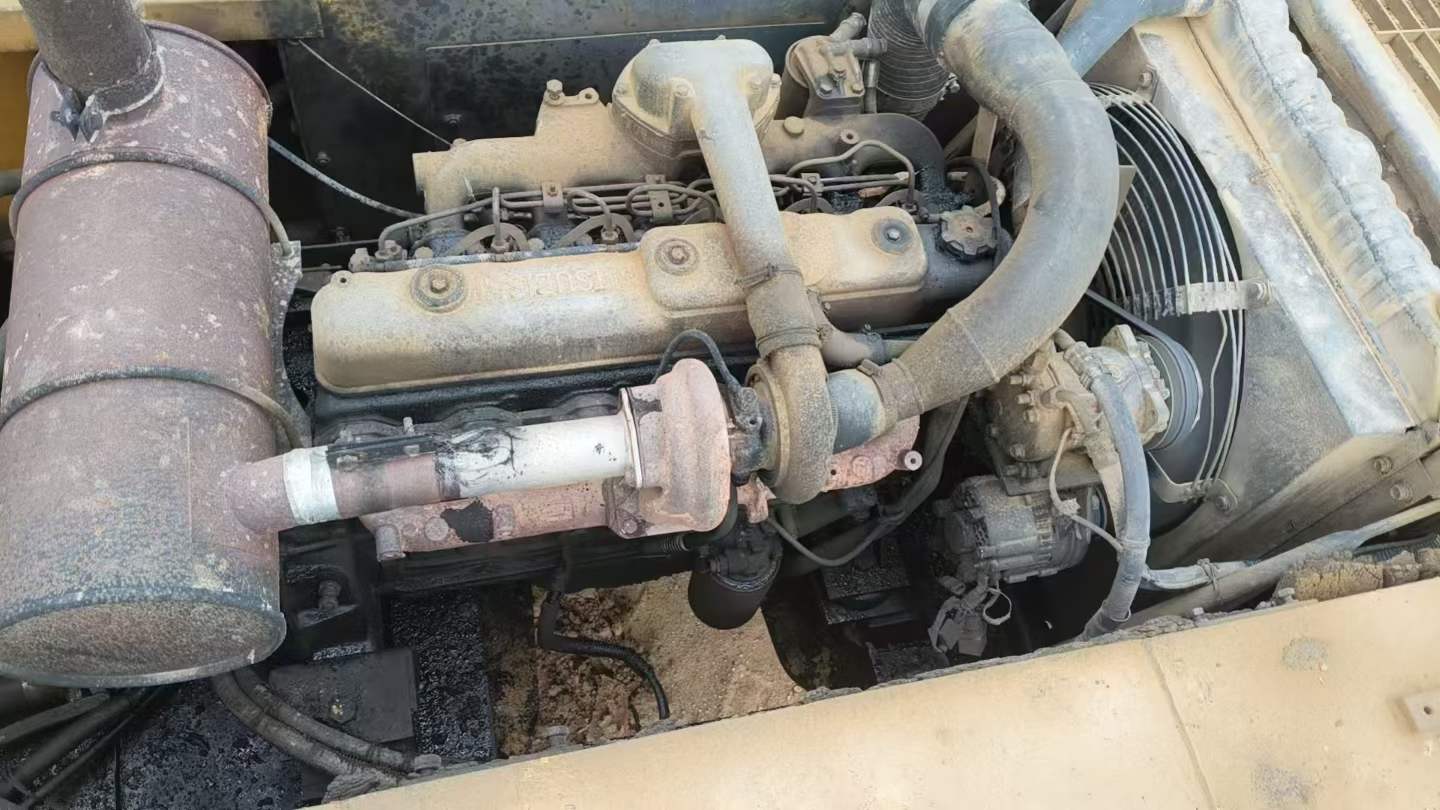 Buy Kato 820-3SP Used Excavator / 6 Used Kato 820-3SP Excavator 2016 Model / 6