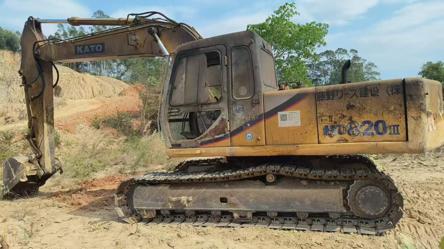 Buy Kato 820-3SP Used Excavator / 5 Used Kato 820-3SP Excavator 2016 Model / 5