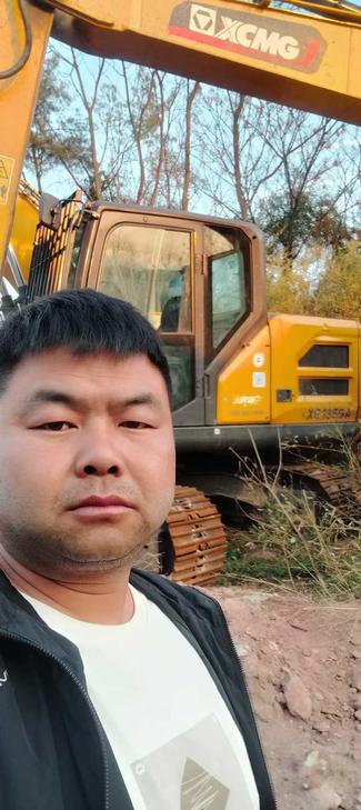 Buy XCMG XE135B Used Excavator / 1