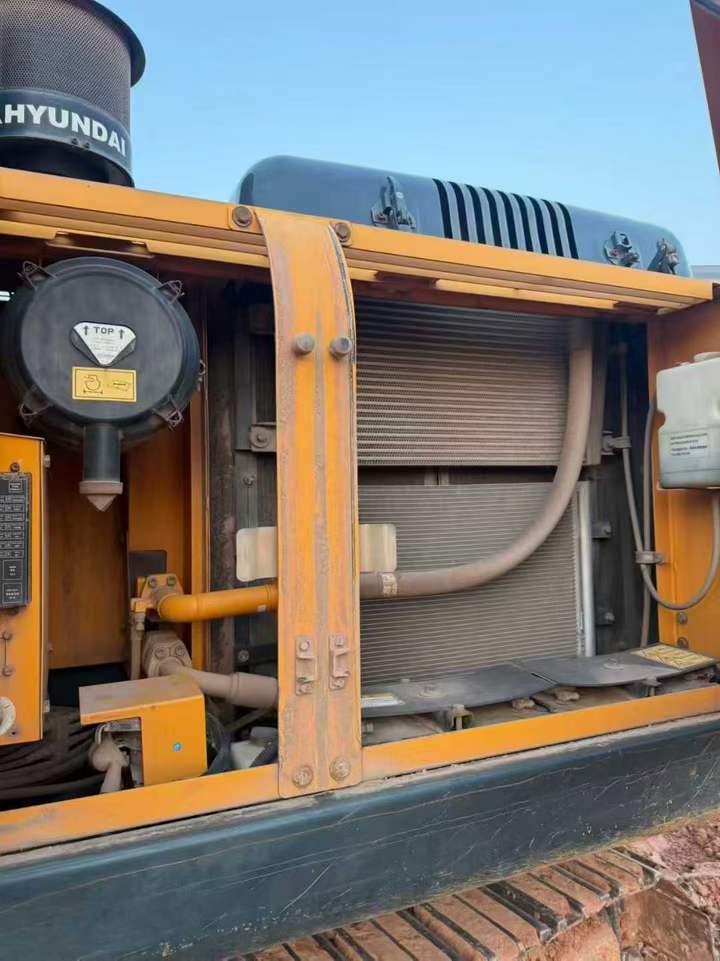 Used Hyundai R215-7 Excavator 2019 Model / 6