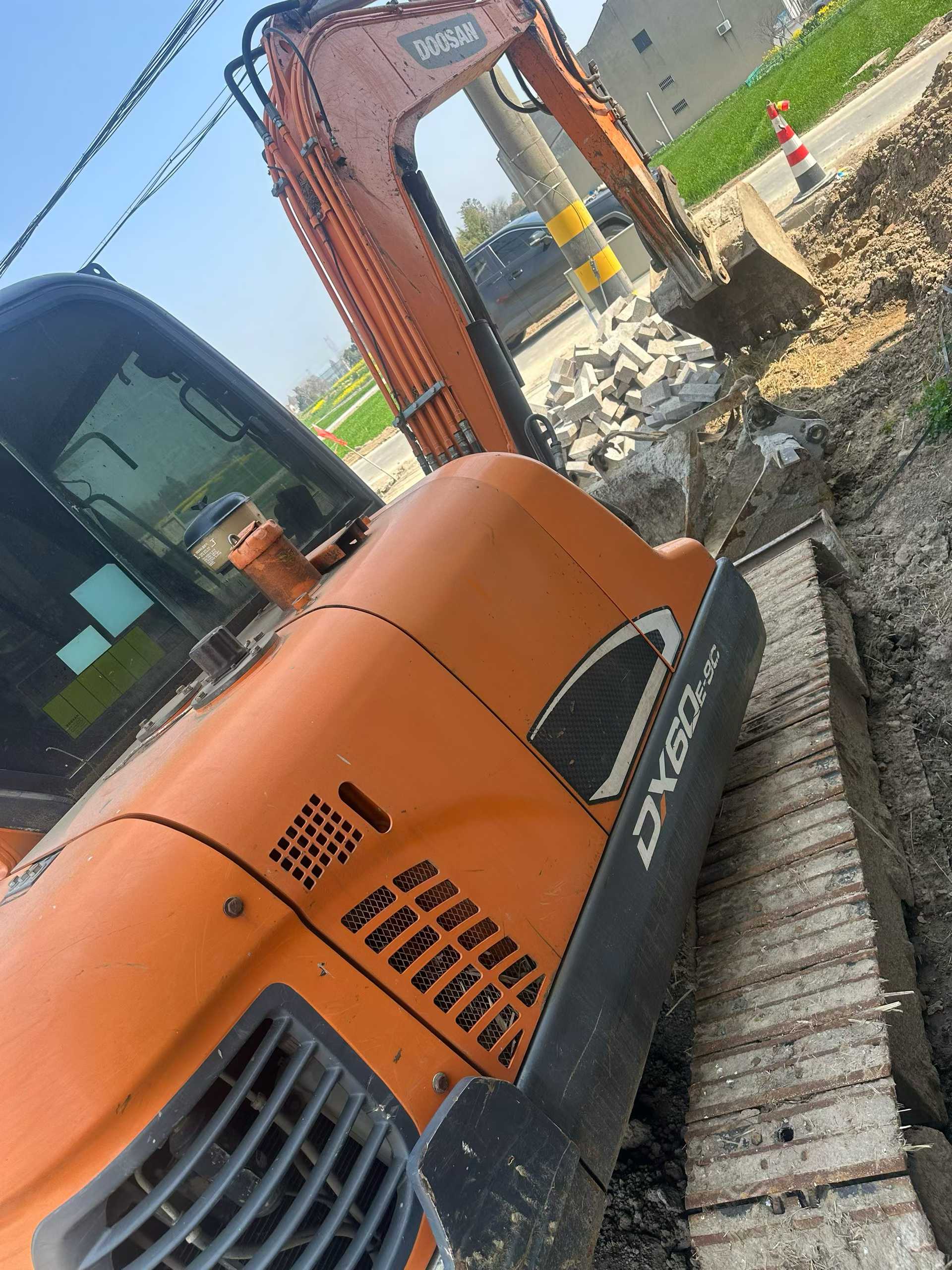 Buy Doosan DH60 Used Excavator / 1
