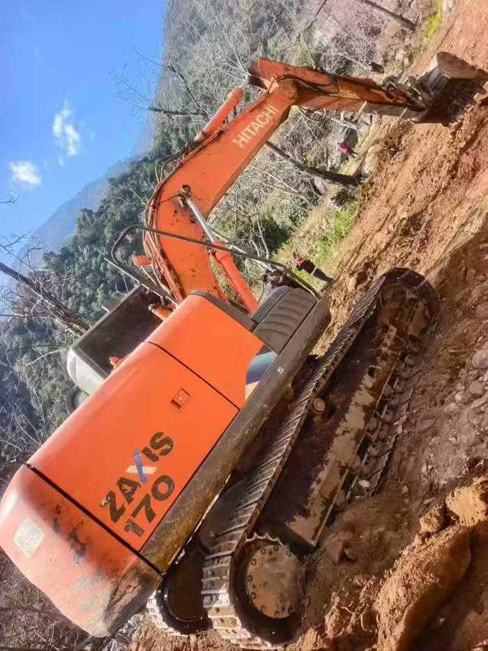 Buy Hitachi EX130 Used Excavator / 1