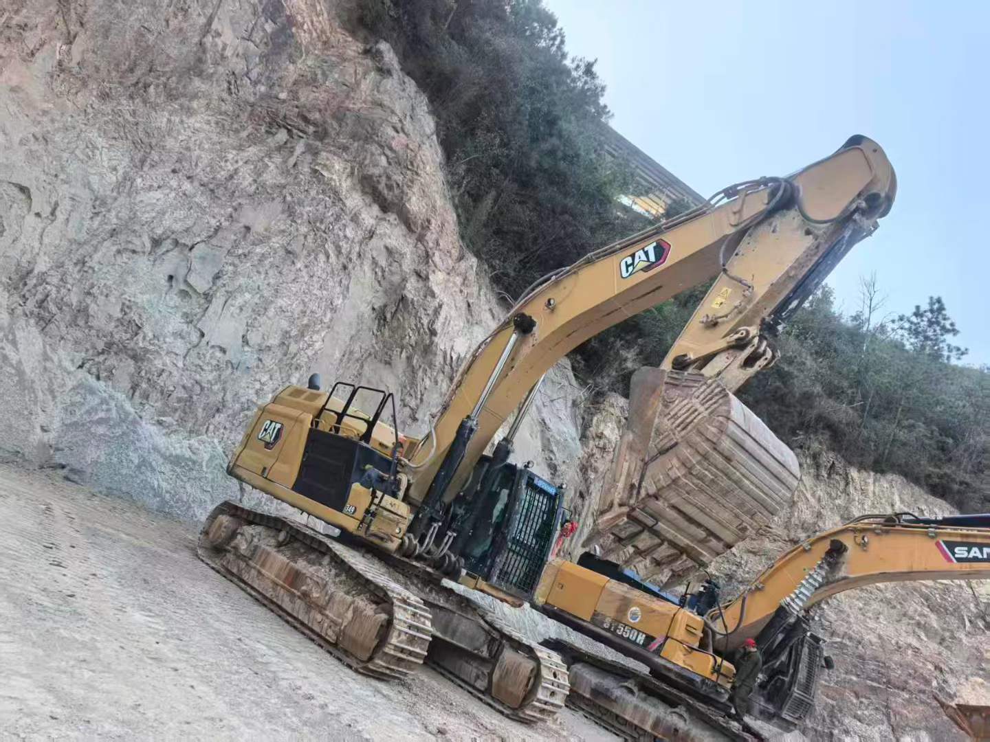 Buy Caterpillar 349E Used Excavator / 1