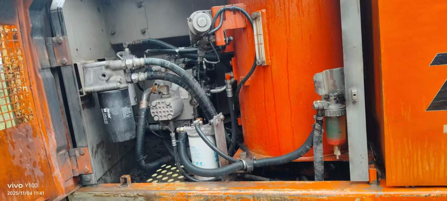 Used Hitachi EX120-6 Excavator 2015 Model / 7