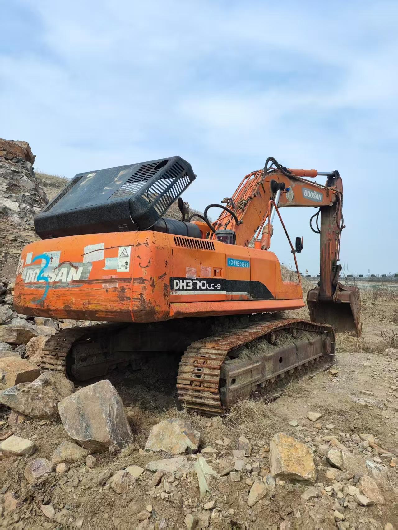 Buy Doosan DH370 Used Excavator / 2 Used Doosan DH370 Excavator 2012 Model / 2