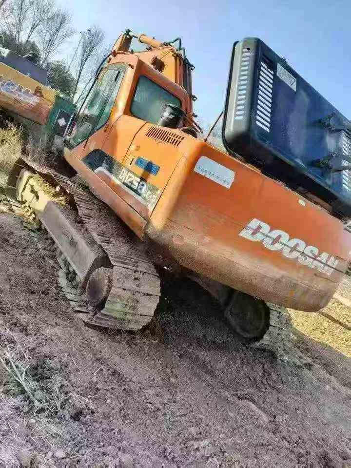 Used Doosan DH258-7 Excavator 2016 Model / 3