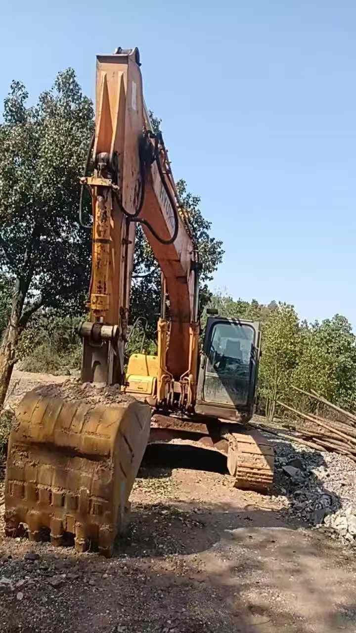 Buy Hyundai R215-7 Used Excavator / 9 Used Hyundai R215-7 Excavator 2016 Model / 9