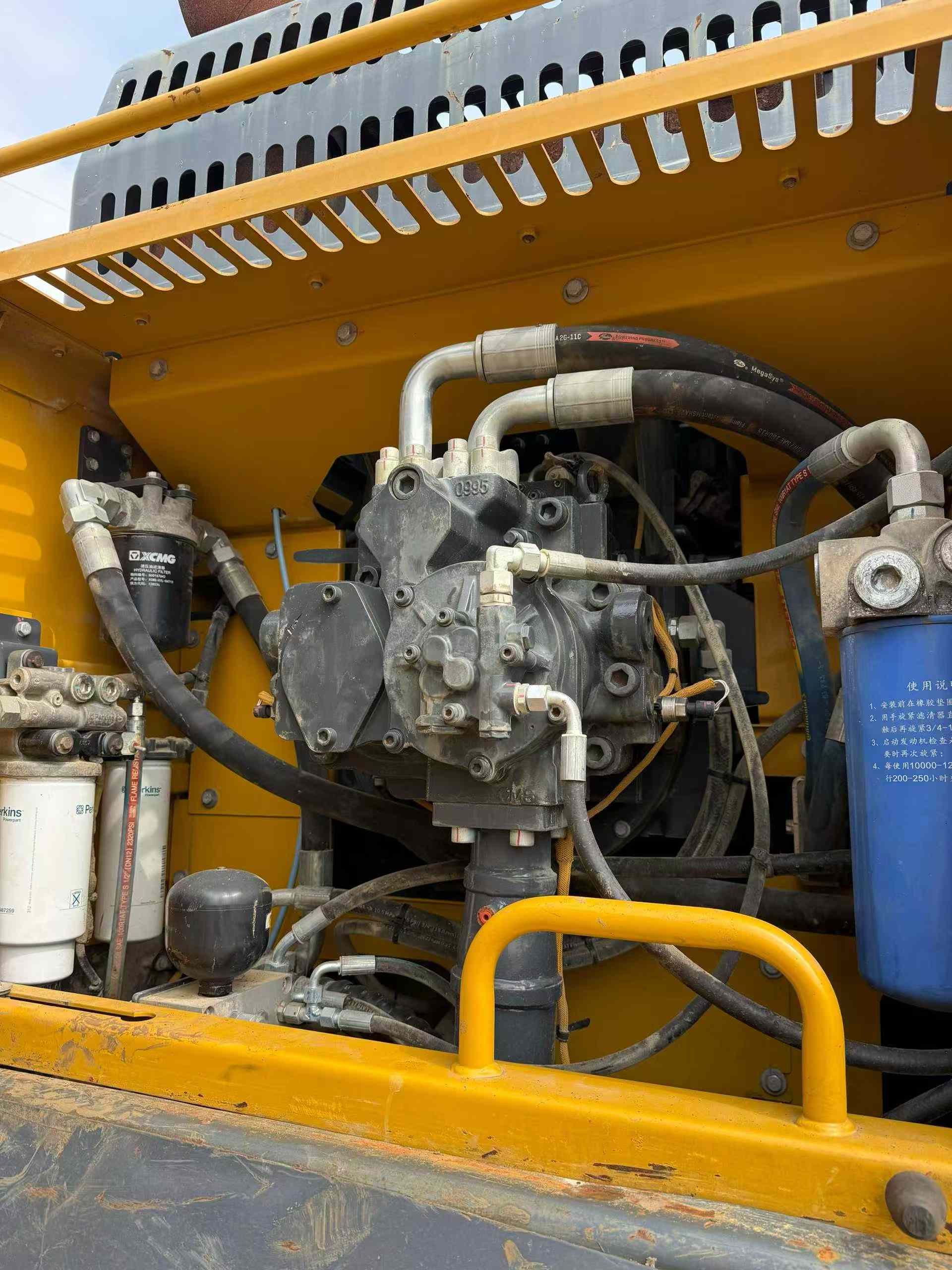 Used XCMG XE550DK Excavator 2016 Model / 4