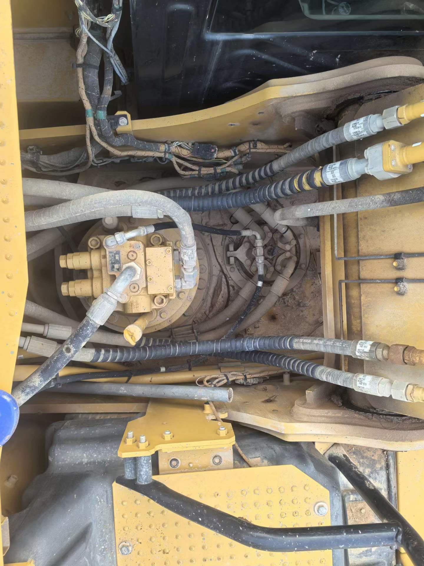 Used Caterpillar 323 Excavator 2020 Model / 6