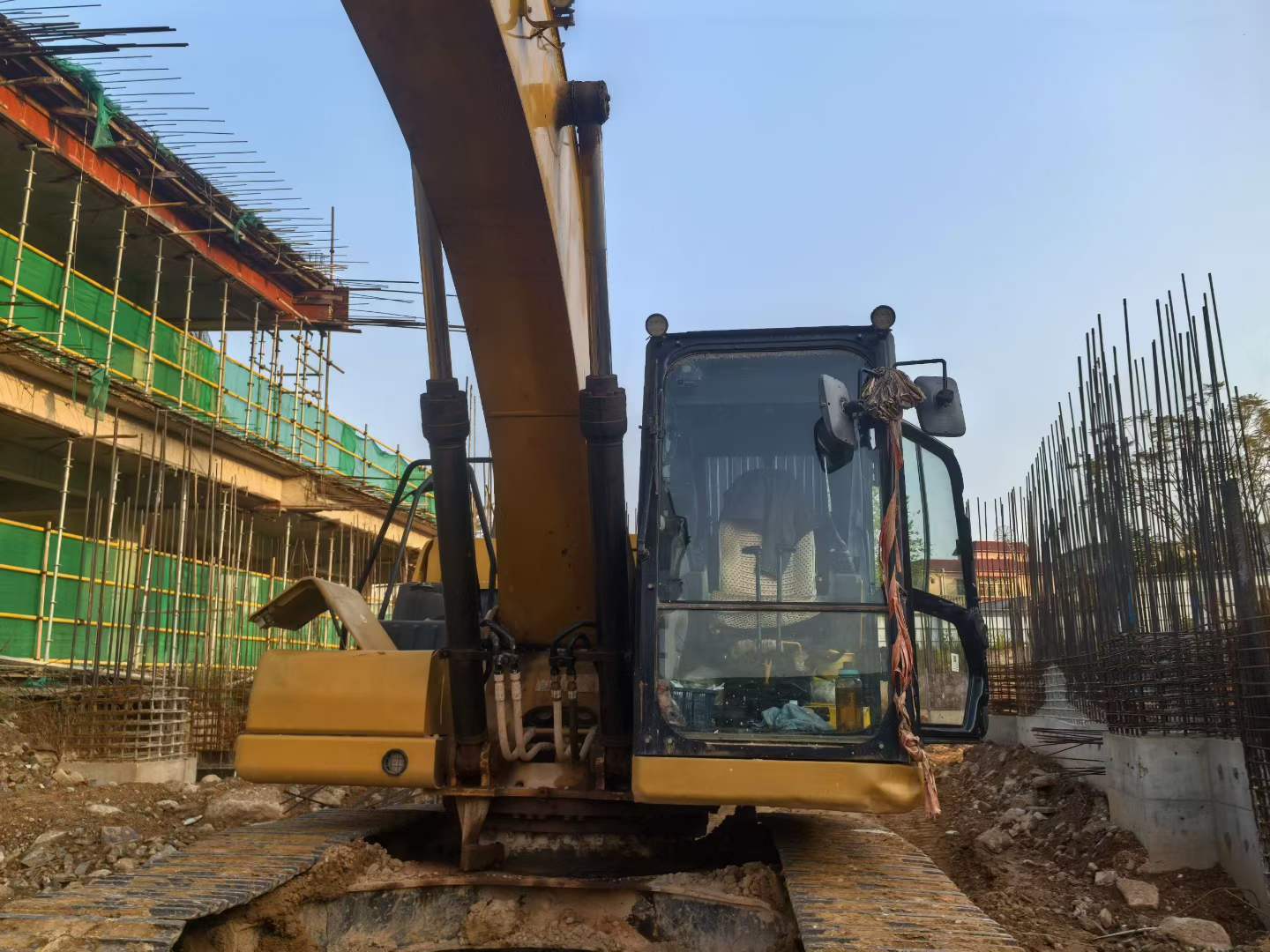 Used Caterpillar 323 Excavator 2020 Model / 4