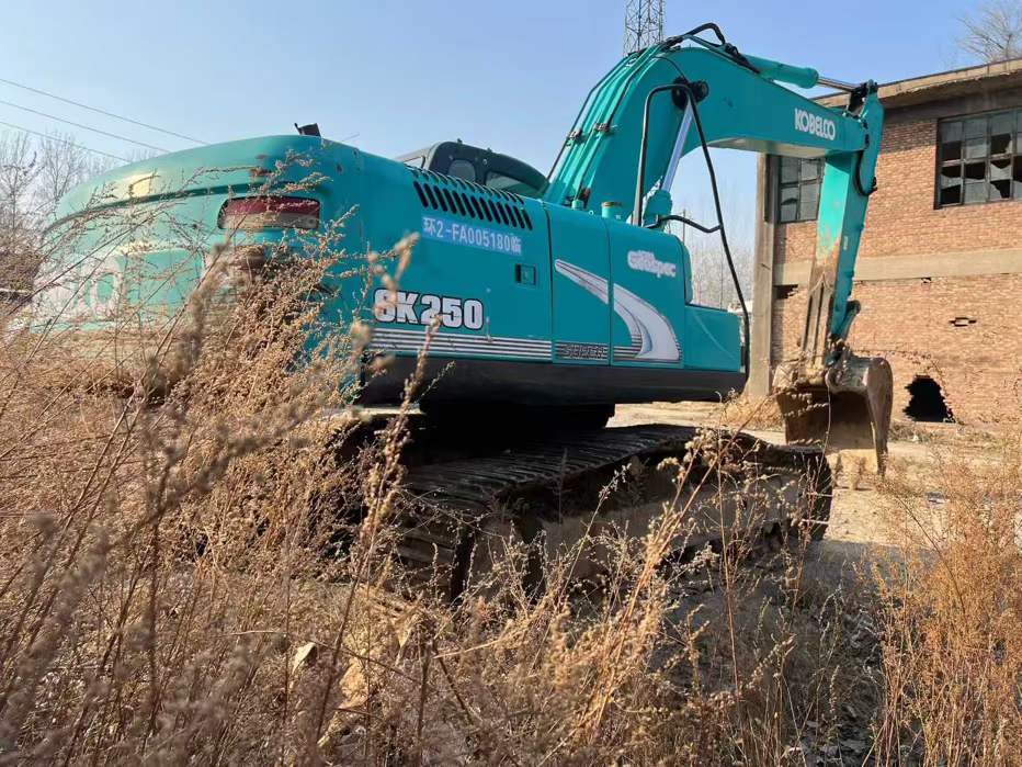 Used Kobelco SK250 Excavator 2016 Model / 2
