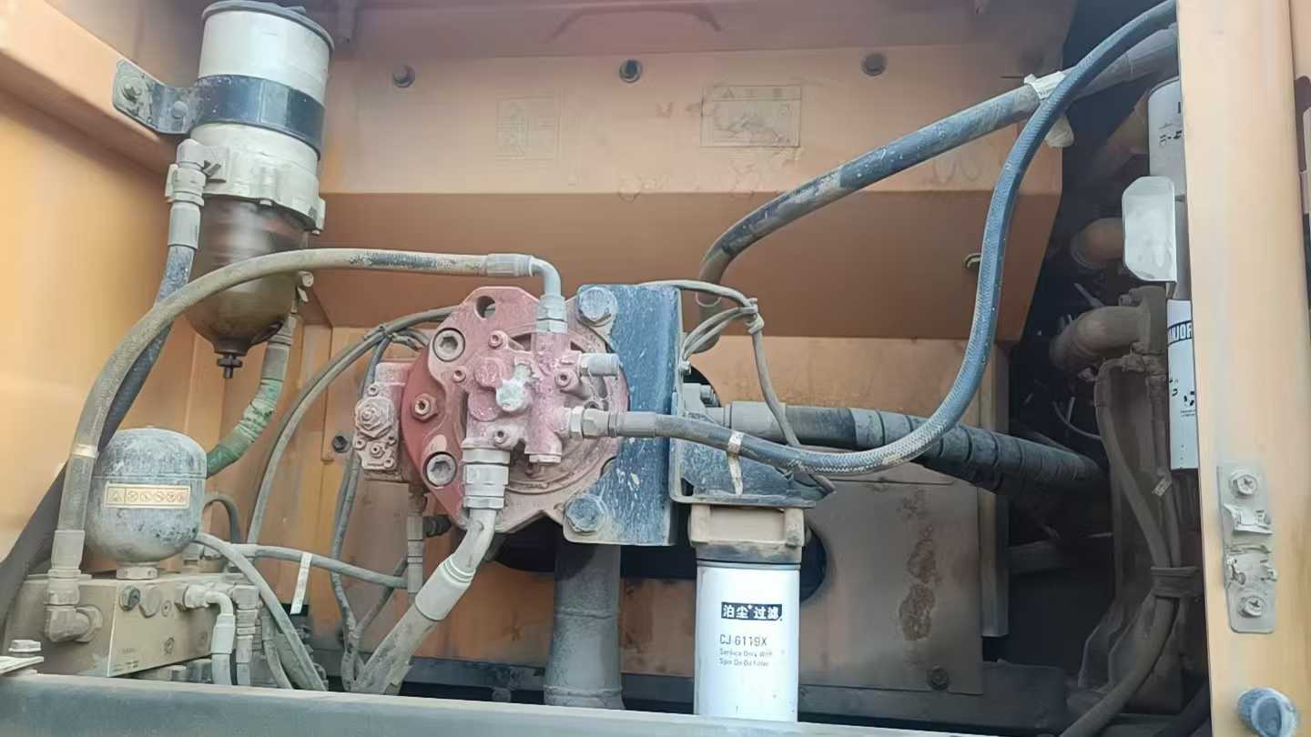 Used Hyundai R305LVS Excavator 2020 Model / 4