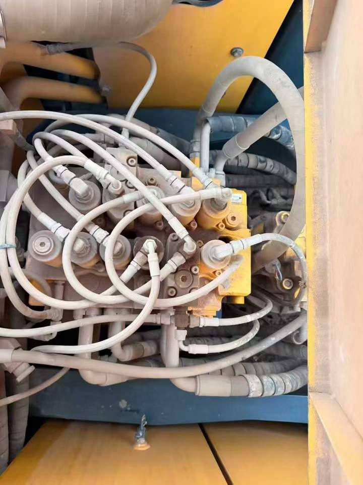 Used Hyundai R215-7 Excavator 2019 Model / 3