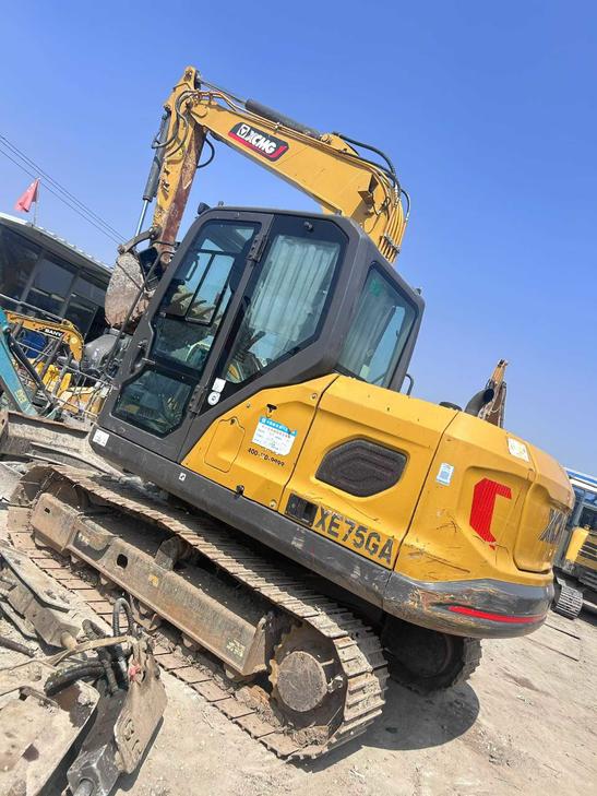 Buy XCMG XE75C Used Excavator / 1