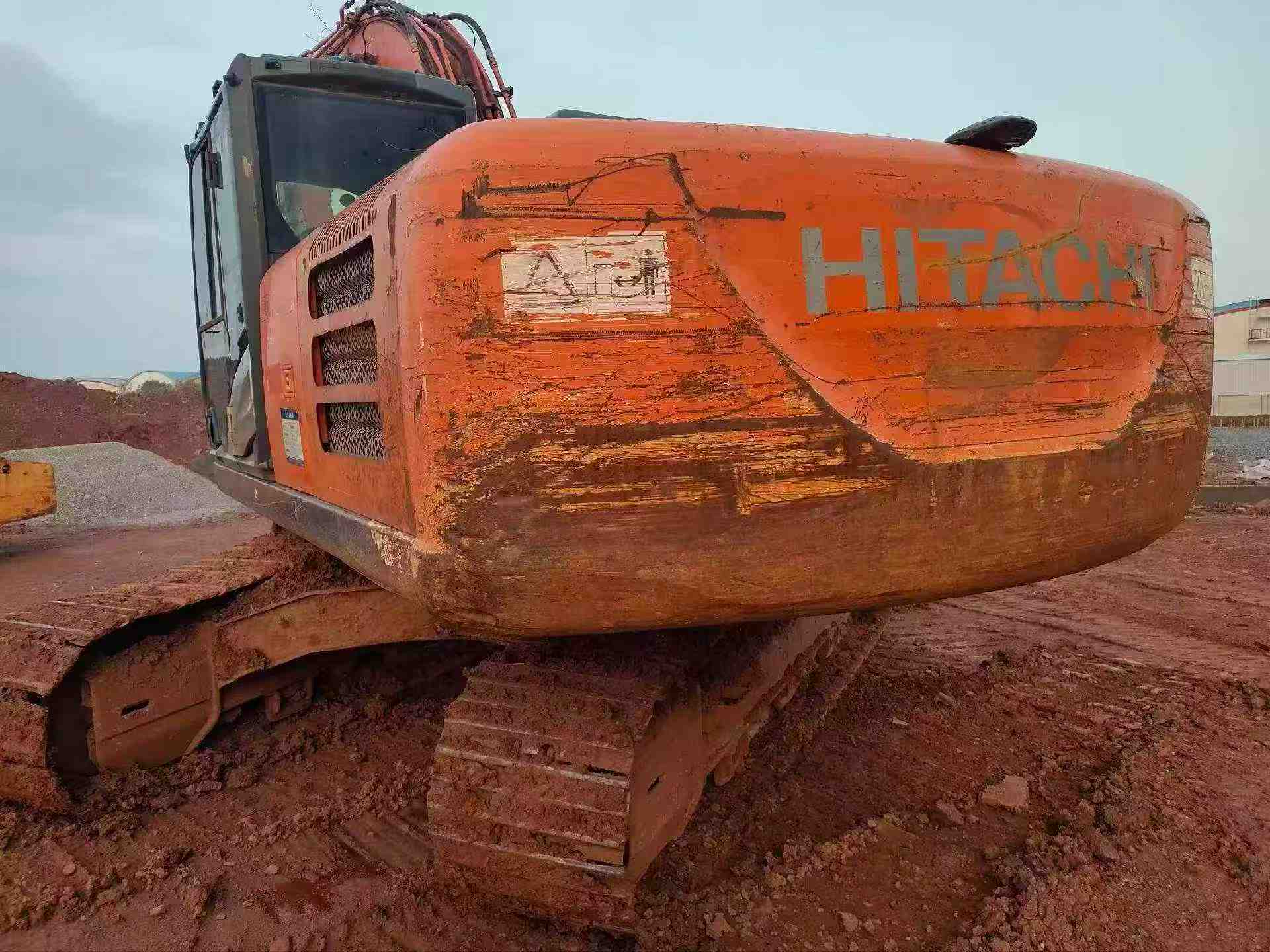 Buy Hitachi ZX200-5G Used Excavator / 1