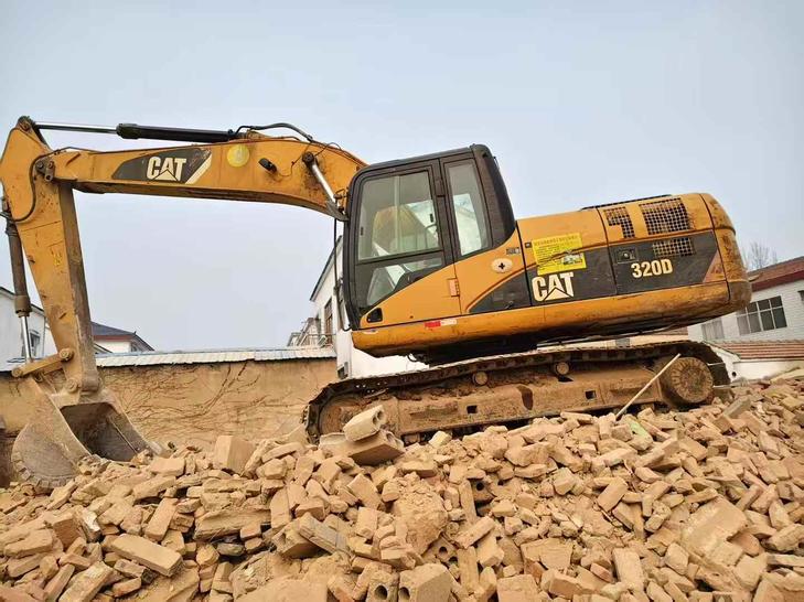 Buy Caterpillar 320D Used Excavator / 1