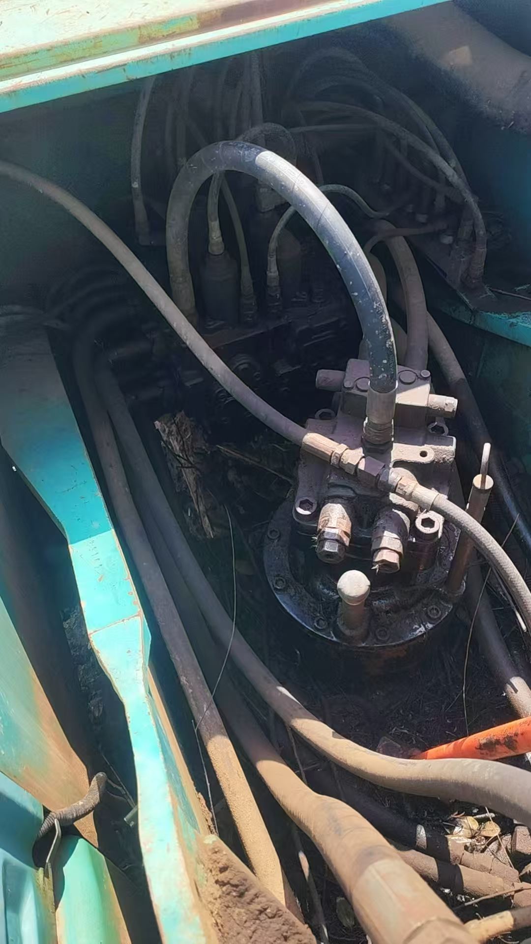 Used Kobelco SK210 Excavator 2011 Model / 6