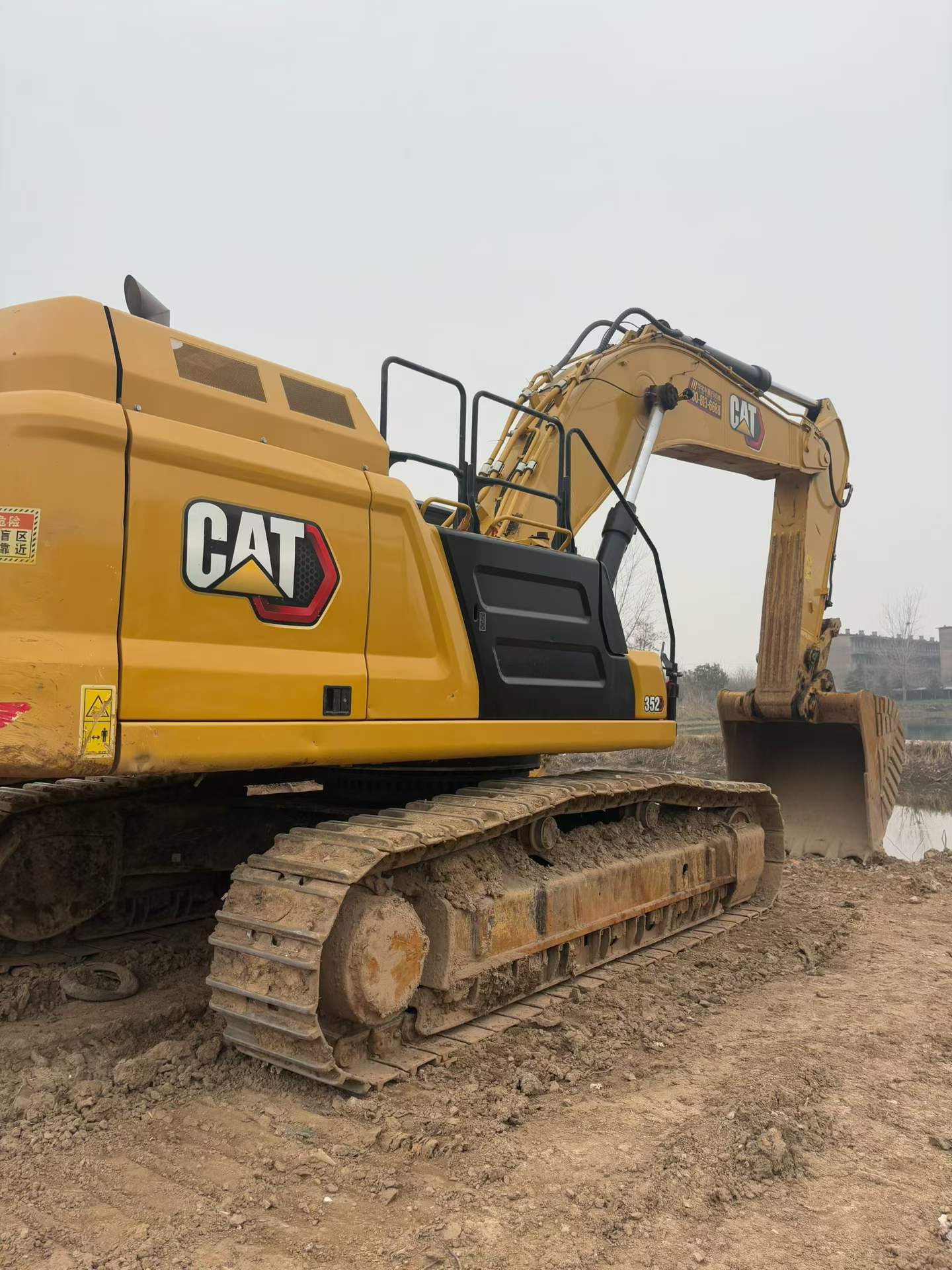 Buy Caterpillar CAT352 Used Excavator / 1