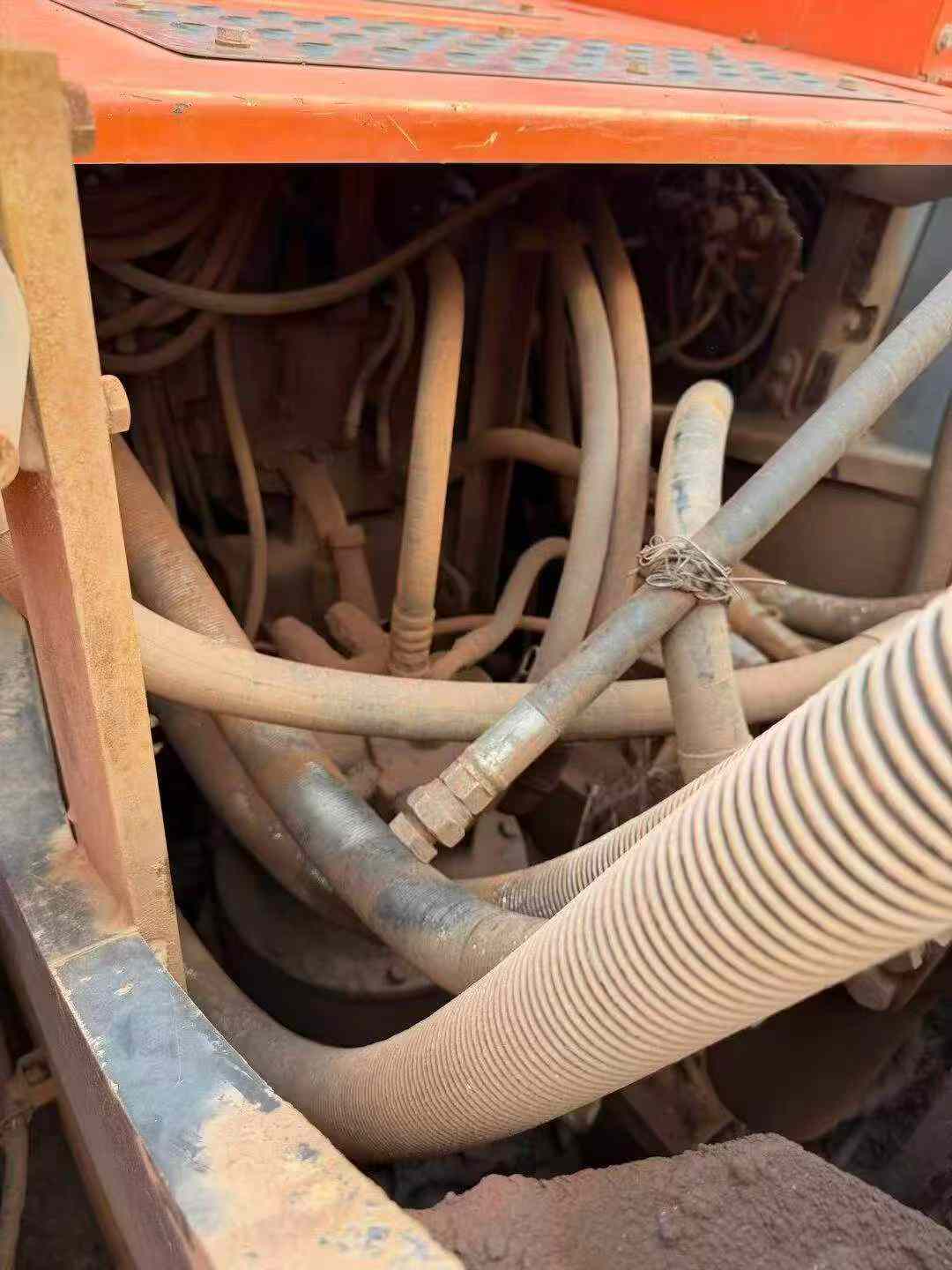 Used Hitachi ZX690LCH-5A Excavator 2016 Model / 2