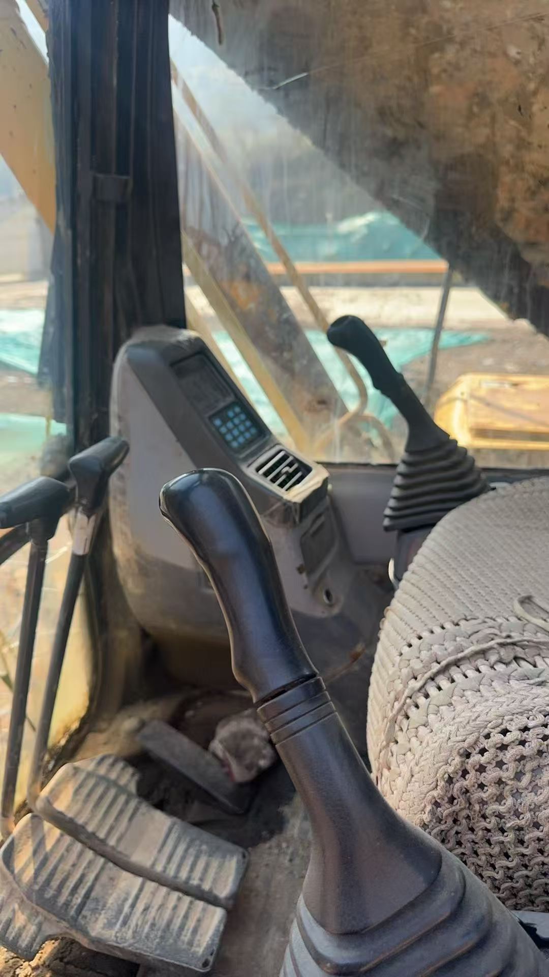 Used Komatsu PC220-7 Excavator 2016 Model / 2