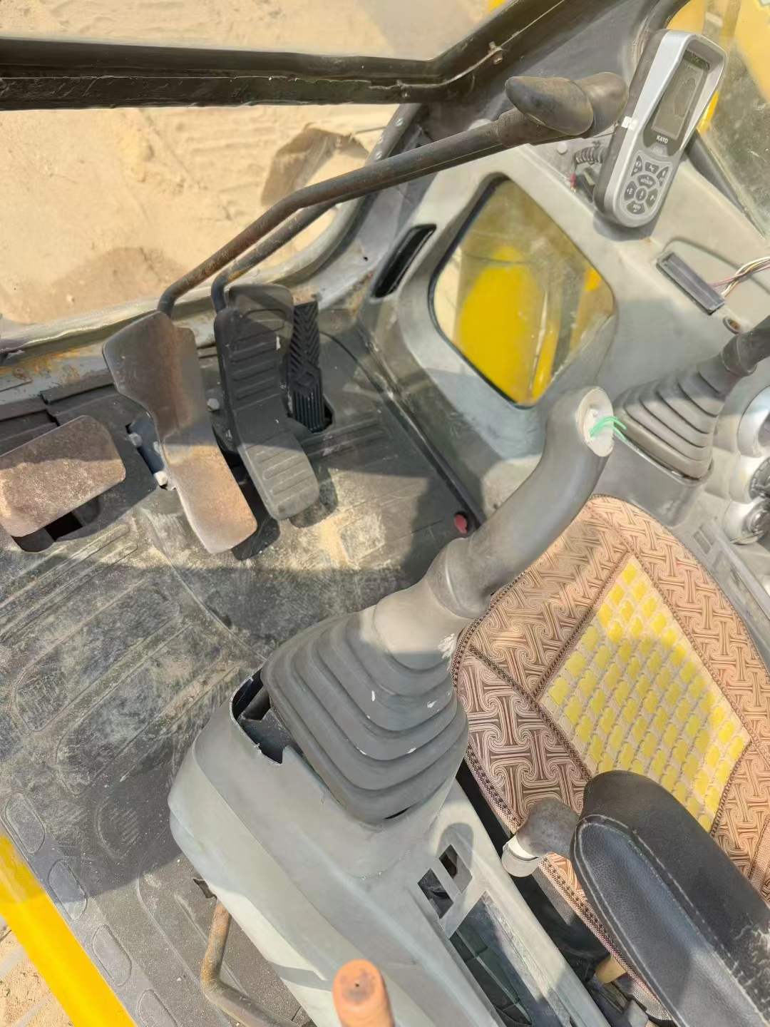 Used Kato HD1023R Excavator 2016 Model / 9