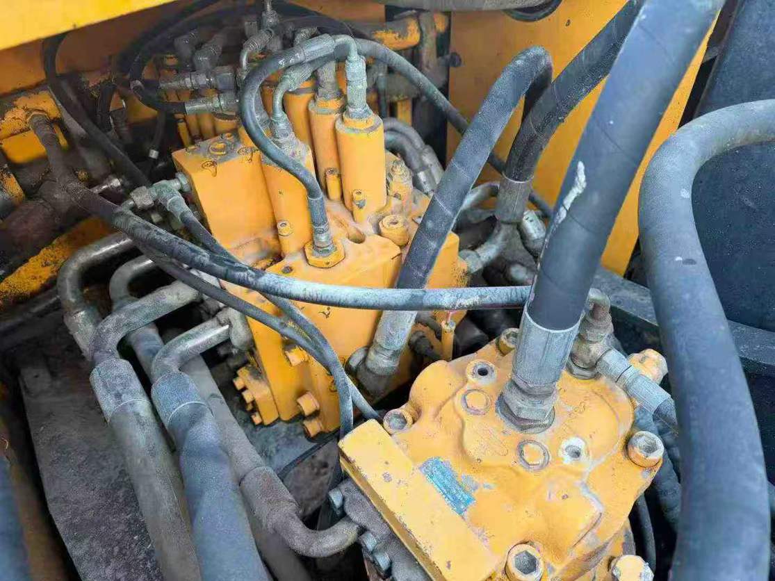 Used Hyundai R215-7C Excavator 2011 Model / 5