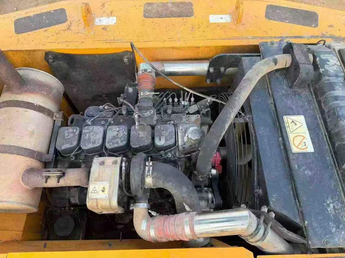 Used Hyundai R215-7C Excavator 2011 Model / 3