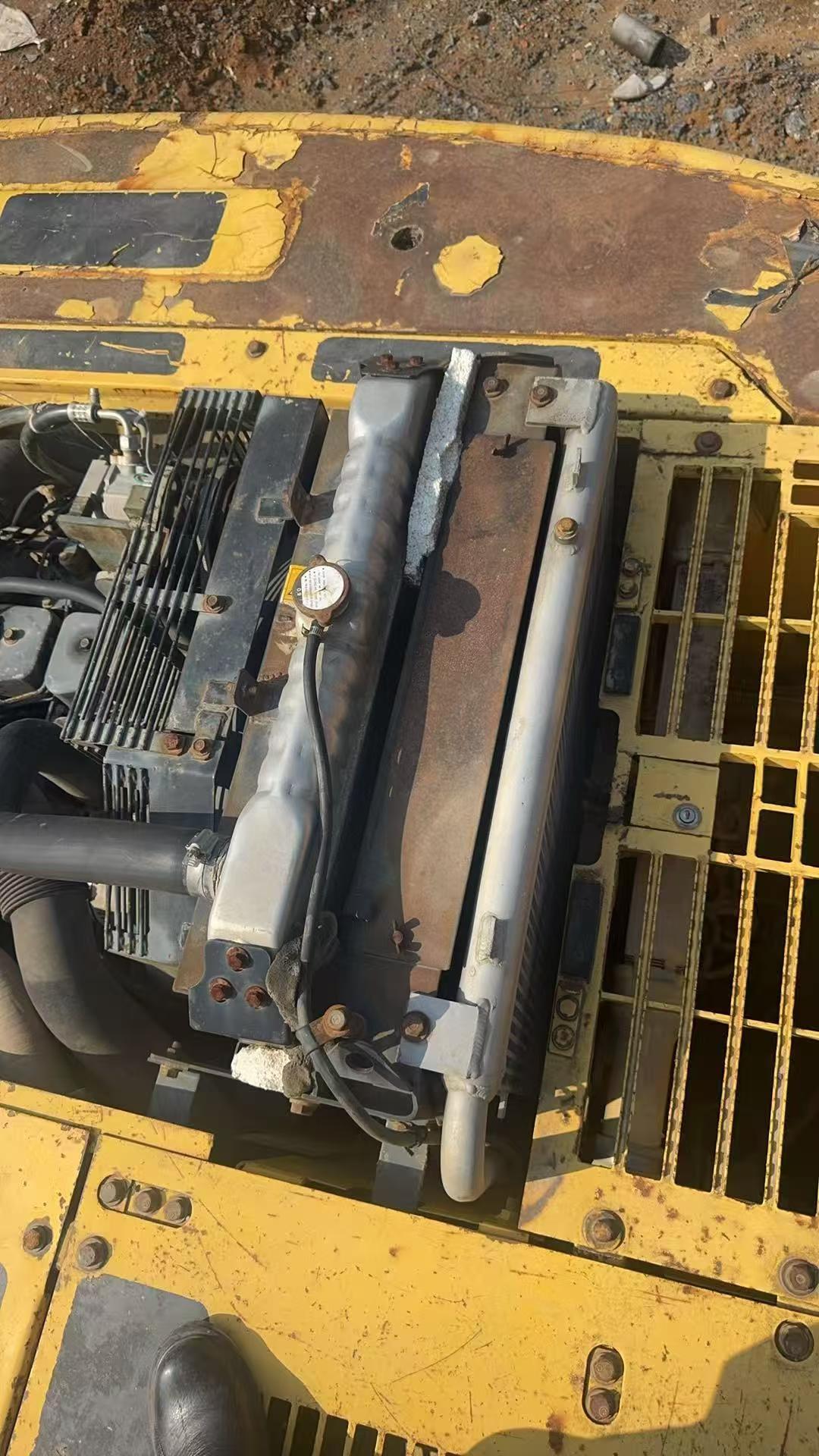 Used Komatsu PC220-7 Excavator 2016 Model / 3