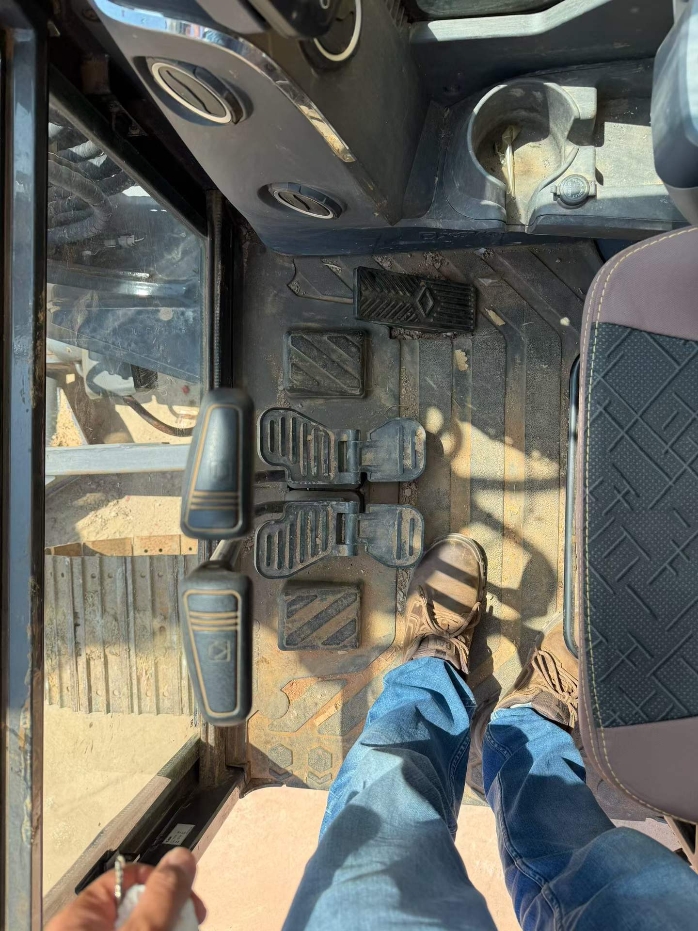 Buy XCMG XE60G Used Excavator / 5 Used XCMG XE60G Excavator 2024 Model / 5