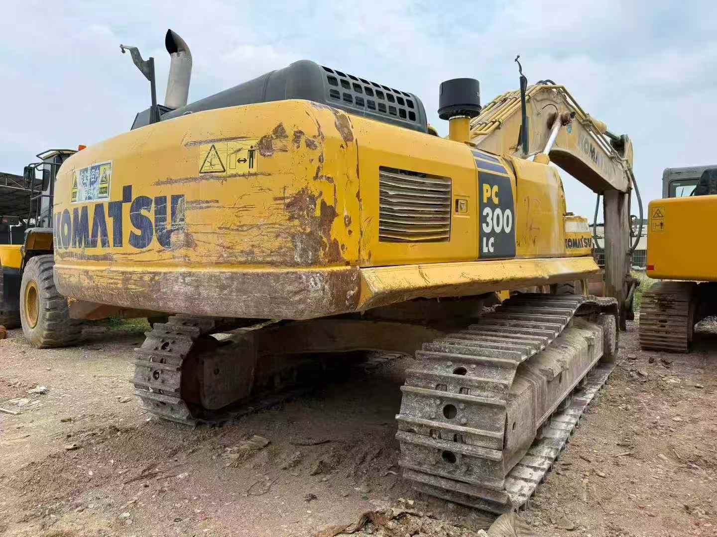 Used Komatsu PC300 Excavator 2020 Model / 3