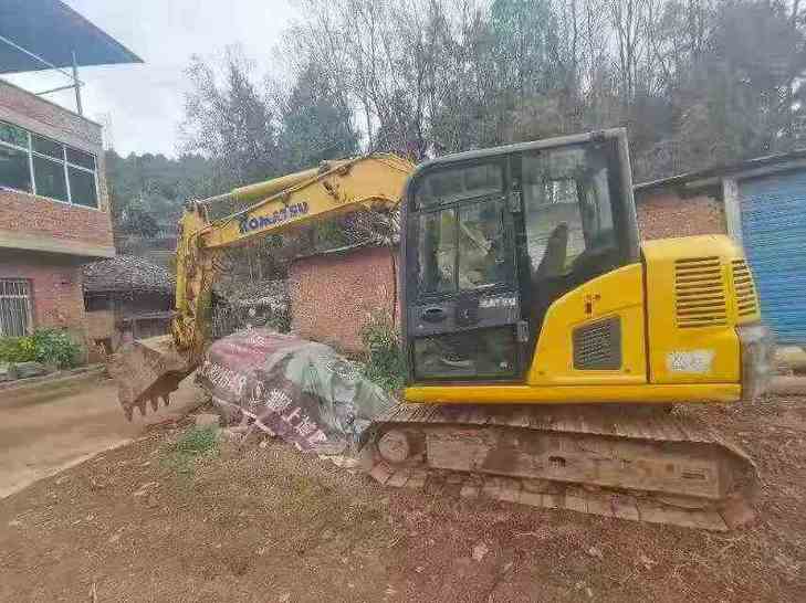 Buy Komatsu PC70 Used Excavator / 1