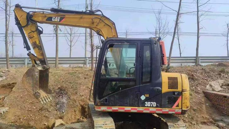 Buy Caterpillar 307B Used Excavator / 1
