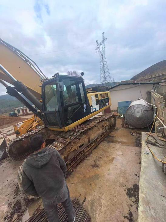 Buy Caterpillar 349E Used Excavator / 1