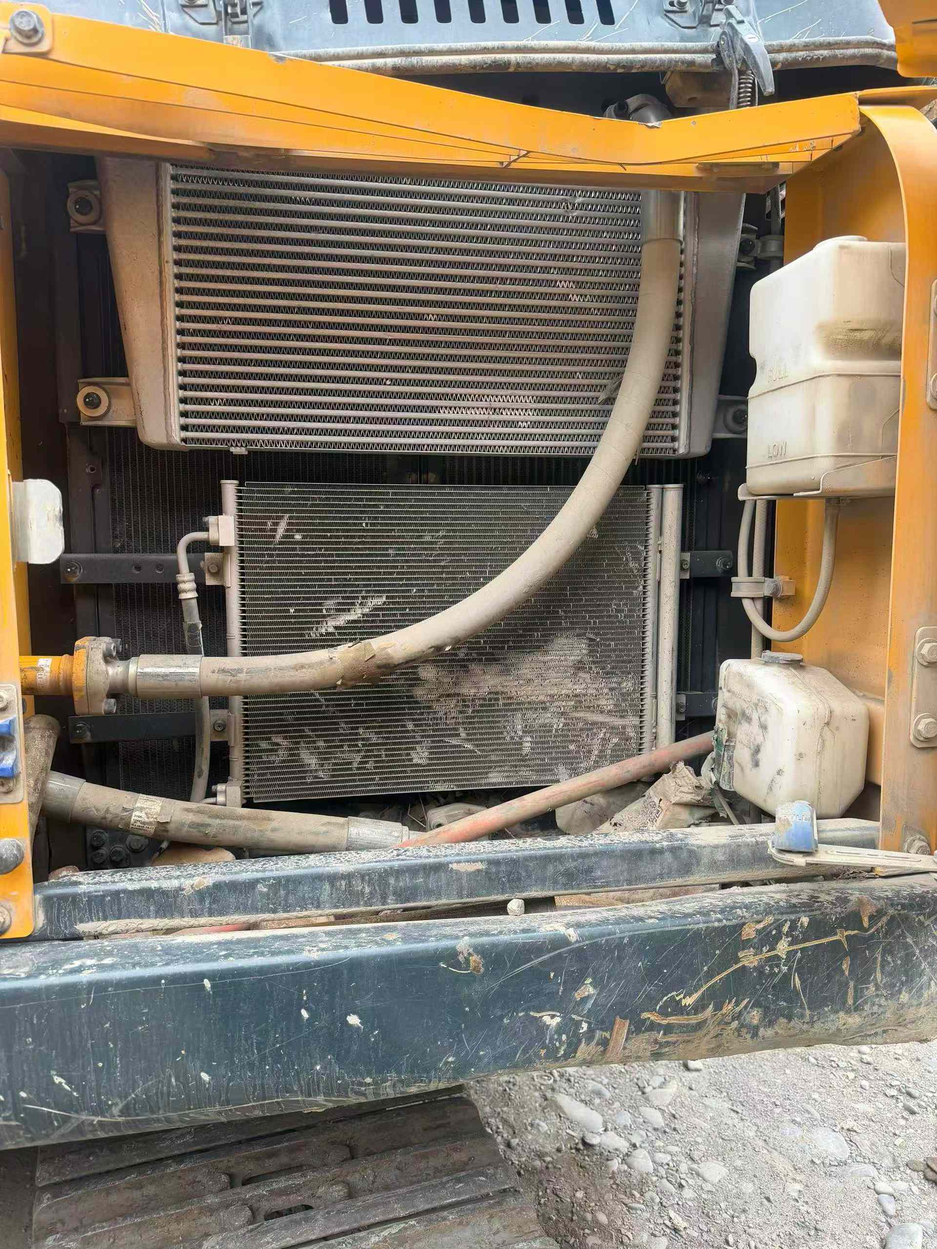 Used Hyundai R225-7 Excavator 2020 Model / 7