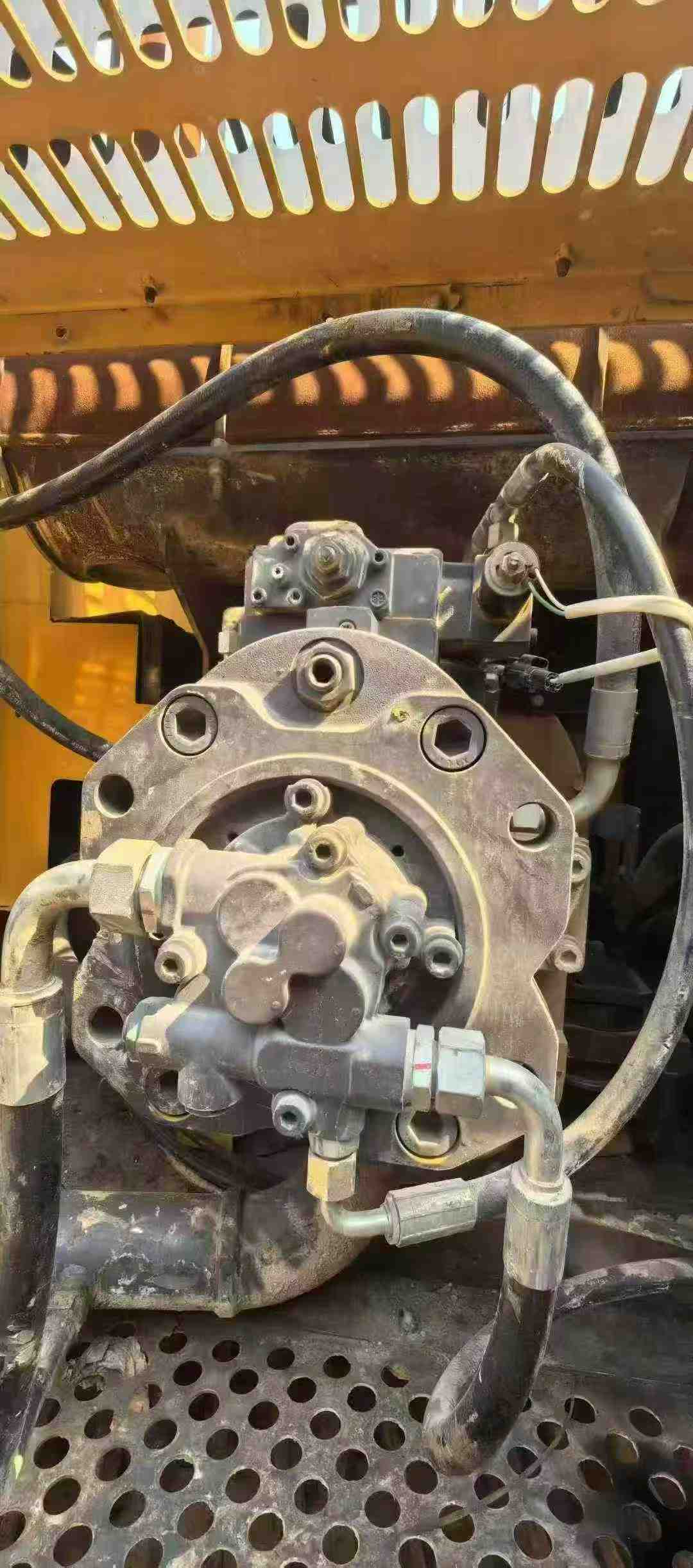 Buy XCMG XE470 Used Excavator / 4 Used XCMG XE470 Excavator 2017 Model / 4