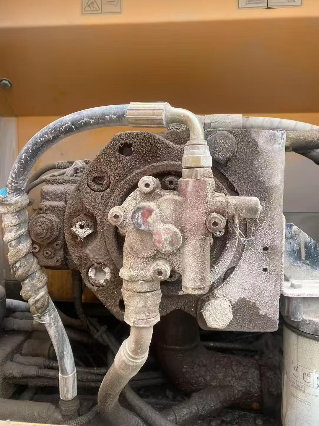 Used Hyundai R215-7 Excavator 2017 Model / 4