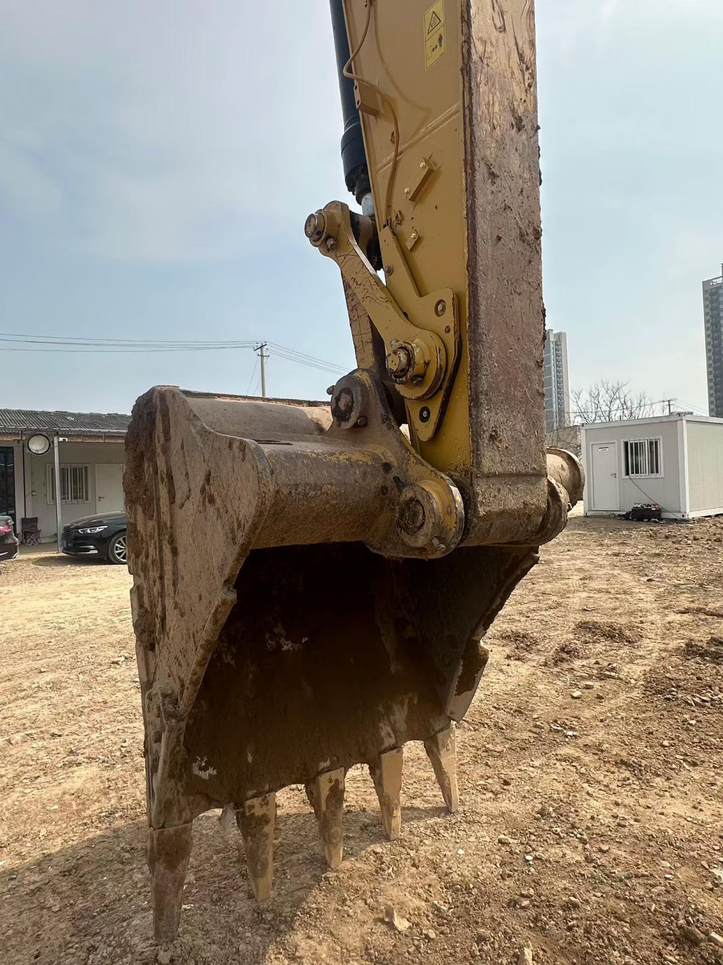 Used Caterpillar 323 Excavator 2020 Model / 3
